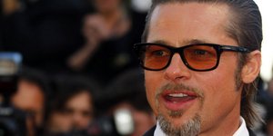 Ο Μπραντ Πιτ προσπαθεί να πουλήσει στους Κινέζους Cadillac [βίντεο]