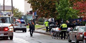 Ένοπλος άνοιξε πυρ σε συναγωγή. Φωτογραφία: AP