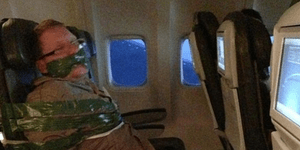 Τον έδεσαν στην καρέκλα του αεροπλάνου γιατί ήταν μεθυσμένος [εικόνα]