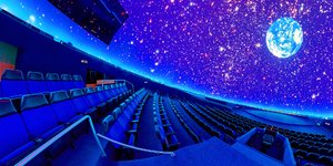 Η τρίτη γενιά προβολέων που εγκαθίστανται στο Νέο Ψηφιακό Πλανητάριο 