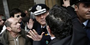 Διαμαρτυρία κατά των πλειστηριασμών (Φωτογραφία: EUROKINISSI/ΣΤΕΛΙΟΣ ΜΙΣΙΝΑΣ)