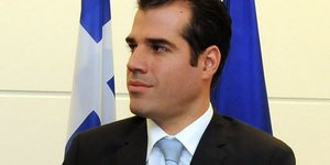 «Ρελάνς» από ΣΥΡΙΖΑ: Κατηγορεί τη ΝΔ για ακροδεξιά στροφή εξαιτίας της υποψηφιότ