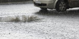 Κυκολοφοριακό κομφύζιο στην Αττική από την έντονη νεροποντή