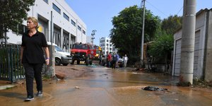 Με εντατικούς ρυθμούς συνεχίζονται καθαρισμοί ρεμάτων στη βόρεια Αθήνα /Φωτογραφία intime news