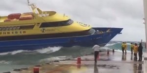 Μάχη καπετάνιου για να δέσει το πλοίο