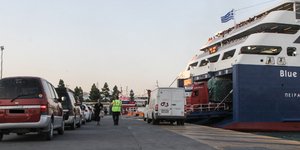 Οδηγός φορτηγού παρασύρθηκε από το όχημά του στο λιμάνι του Πειραιά. Πηγή φωτό: EUROKINISSI/Σωτήρης Δημητρόπουλος