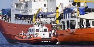 Πλοίο με μετανάστες- Φωτογραφία AP images