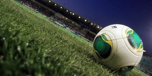 Παρανοϊκός πανηγυρισμός γκολ από ποδοσφαιριστές –Επαιξαν «ανθρώπινο» μπόουλινγκ 