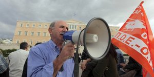 Στους δρόμους η ΠΟΕ-ΟΤΑ κατά της αξιολόγησης των υπαλλήλων