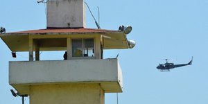 Οι αστυνομικοί βιντεοσκοπούσαν από ελικόπτερο της αστυνομίας/ Φωτογραφία: Bernandino Hernandez/AP