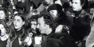 Μπροστά από αριστερά