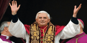 Οργή Θεού για την παραίτηση του Πάπα - Έπεσαν κεραυνοί στο Βατικανό [εικόνα]