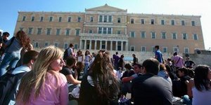 Δεκαπέντε πορείες τη μέρα