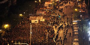 Μεγαλειώδης και ειρηνική η πορεία για την 40η επέτειο της εξέγερσης του Πολυτεχν