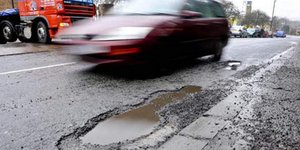 Τι γίνεται όταν πέφτουμε σε λακκούβα;