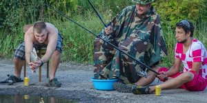 Ξεκαρδιστική φωτογράφιση -μήνυμα των Λιθουανών για την κατάσταση του οδικού τους