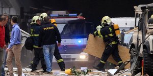 Βομβαρδισμένο τοπίο η Πράγα – Φόβοι για τέσσερις νεκρούς [εικόνες]