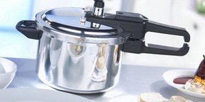 Εψαχνε στο ίντερνετ για χύτρα και συνταγές για φακές και δέχθηκε επίσκεψη της αν