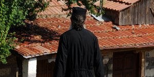Θύμα ληστείας έπεσε ιερέας. Φωτογραφία: Eurokinissi/ Θανάσης Καλλιάρας