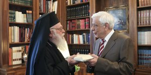 Φωτογραφία: Intime/  Παυλόπουλος: Η χορήγηση Αλβανικής ιθαγένειας στον Αρχιεπίσκοπο Αναστάσιο είναι ένα σημαντικό βήμα για την βελτίωση των σχέσεων Ελλάδας και Αλβανίας