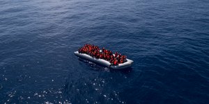 Βάρκα με πρόσφυγες (Φωτογραφία: AP Photo/Felipe Dana)