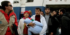 Συγκλονιστικό βίντεο για την Παγκόσμια Ημέρα Προσφύγων: Το θανάσιμο θαλάσσιο πέρ