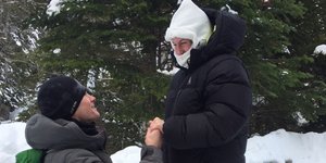 Πρόταση γάμου στους -37 βαθμούς Κελσίου (Φωτογραφία: AP/ Doug Darnell)