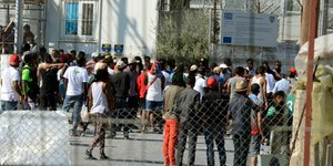 Πρόσφυγες στη Λέσβο (Φωτογραφία: EUROKINISSI/ΣΥΝΕΡΓΑΤΗΣ)