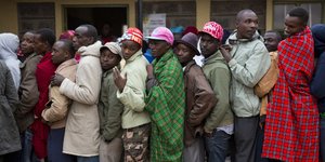 Φωτογραφία: Οι Κενυάτες στην ουρά για την κάλπη/AP