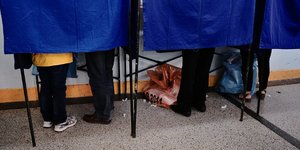 Τριγμοί στα κόμματα από τα exit poll: Τι θα γίνει την επόμενη Κυριακή