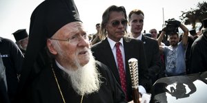 Ο Ηλίας Ψινάκης στο σημερινό τρισάγιο στο Μάτι / Φωτογραφία: Eurokinissi (ΜΙΧΑΛΗΣ ΚΑΡΑΓΙΑΝΝΗΣ)