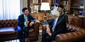 Με τον αν. πρωθυπουργό του Βιετνάμ συναντήθηκε ο  ΠτΔ/Φωτογραφία: Eurokinissi