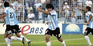 «Κρέμασε» τον τερματοφύλακα με εξαιρετική «λόμπα» [βίντεο]