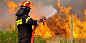 Κάθειρξη 12 χρόνων χωρίς αναστολή σε εμπρηστή που είχε βάλει 12 φωτιές στα Ιωάνν