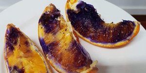 Το πορτοκάλι έγινε ξαφνικά μοβ. Φωτογραφία: Neti Moffitt