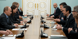 Στα άκρα η κόντρα Δύσης -Ρωσίας: Ο Πούτιν καταγγέλει τον γγ του ΝΑΤΟ ότι έχει ηχ