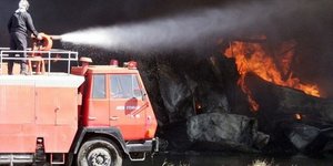 Στις φλόγες βιοτεχνία τροφίμων στο Μενίδι