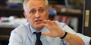 Ο Ραγκούσης παρ'ολίγον να σκοτωθεί από τρένο στην Πάτρα