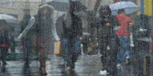 Ισχυρές καταιγίδες και πτώση της θερμοκρασίας από το απόγευμα σε όλη τη χώρα