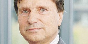 Πρωτη εμφάνιση του Ραϊχενμπαχ στη Βουλή