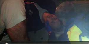 Η δημοσιογράφος που τραυμάτισαν τα ΜΑΤ σε κατάσταση αμόκ [βίντεο]