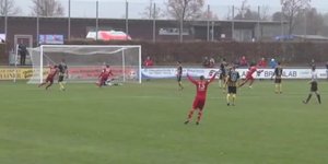 Καταπληκτικό γκολ νεαρού αμυντικού με σουτ από απόσταση [βίντεο]