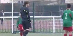 Ο πιο τεμπέλης διαιτητής στην ιστορία του ποδοσφαίρου [βίντεο]