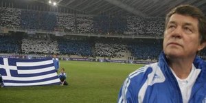 Είναι τρελός ο Γερμανός: Ο Ρεχάγκελ 10 χρόνια μετά τον θρίαμβο του 2004 τραγουδά