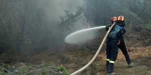 Ισχυρές πυροσβεστικές δυνάμεις στο ρέμα της Χελιδονούς στην Κηφισιά / Φωτογραφία αρχείου: (EUROKINISSI/ΤΑΤΙΑΝΑ ΜΠΟΛΑΡΗ)