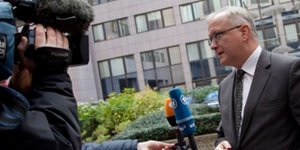 Ρεν: Τελειώστε με το σύνολο του φορολογικού για να πάρετε τη δόση του Ιανουαρίου