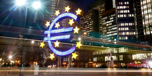 Τα επόμενα βήματα της Ευρωζώνης για το ελληνικό χρέος: Οχι κούρεμα