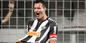 Εξαιρετικό γκολ με βολέ από κεντρικό αμυντικό [βίντεο]