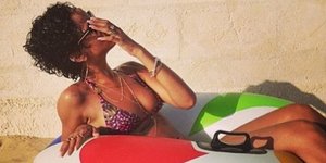Ένας μήνας στο Instagram της Rihanna! Επιμένει να μας δείχνει τα... οπίσθιά της