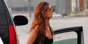 H Rihanna μας αποδεικνύει για ακόμη μια φορά ότι έχει εντυπωσιακές καμπύλες [εικ